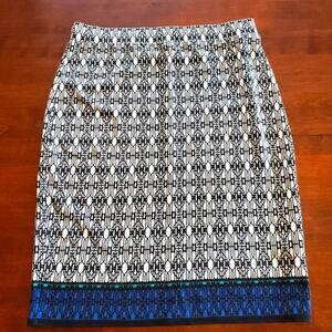 Max Edition small black‎ and white geometric design